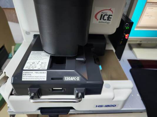 120AFC-IIと135AFC-IIのフィルムキャリアとEZコントローラ付きのノリツーHS1800スタンドアローンフィルムスキャナー サプライヤー