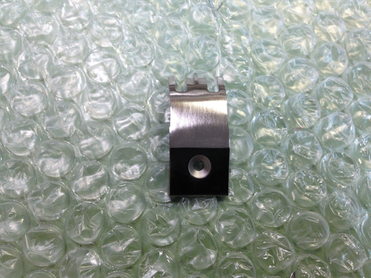 146U032003富士Minilab Parts New OEM Attach Plate サプライヤー