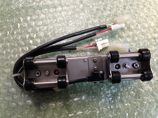 810G03623富士Unit Press Roller Assembly Minilab Part サプライヤー